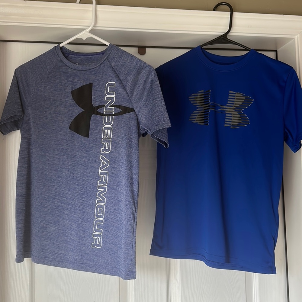 2 Boys xl under Armour t shirts